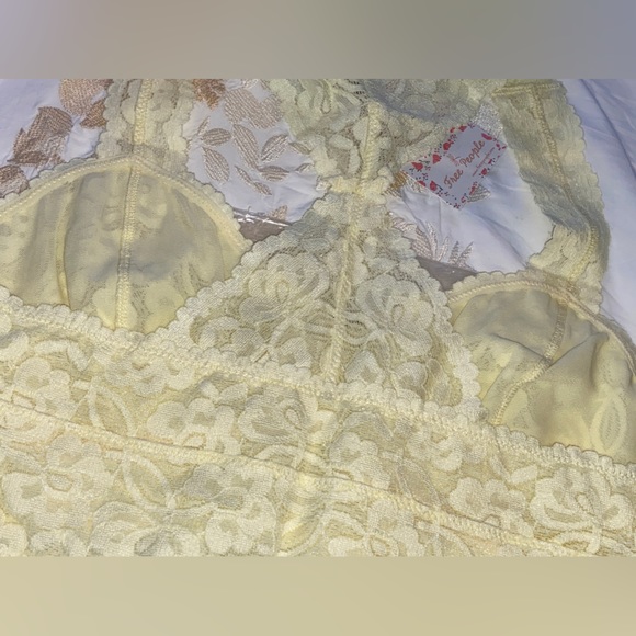 NWT FreePeople Sz-S Lace Soft Yellow Light BraletteVery Soft and Sooo Pretty 🌼💛 - Picture 13 of 16